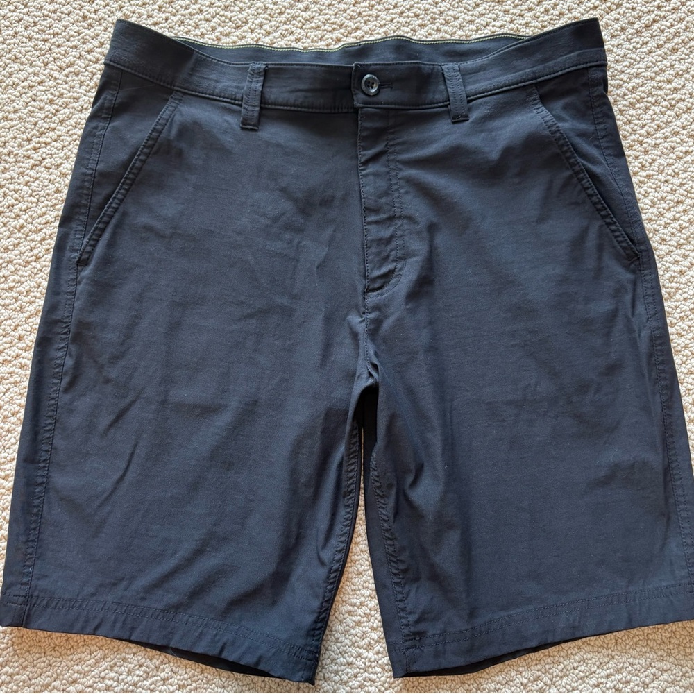 Eddie Bauer Men's Black Flat Front Shorts 9” length